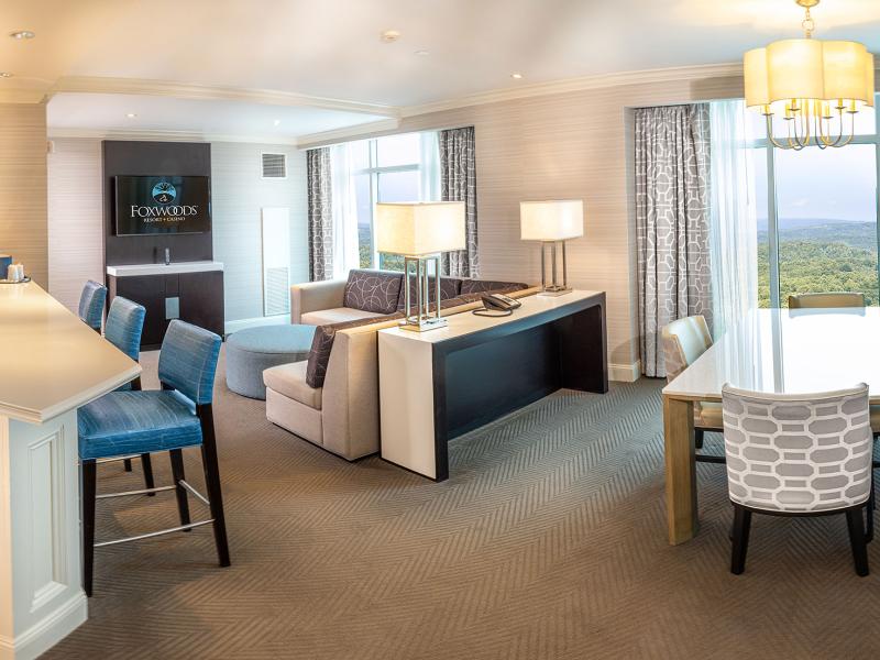 Grand Pequot Tower Corner Suite