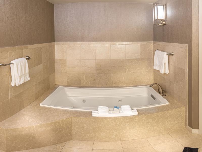 Grand Pequot Tower Petite Suite